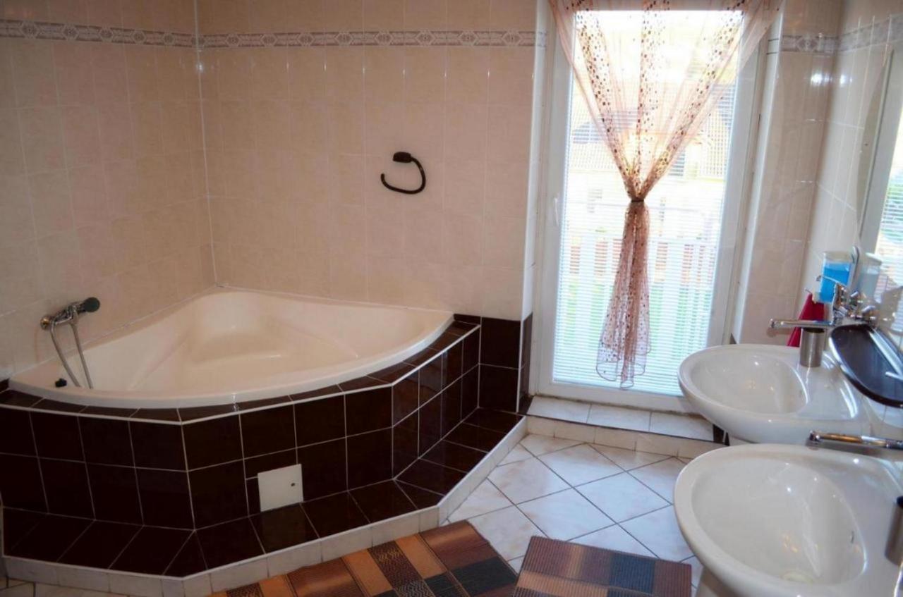 Chalupa Riviera A Apartmany Riviera - Liptov Besenova 루좀베로크 외부 사진