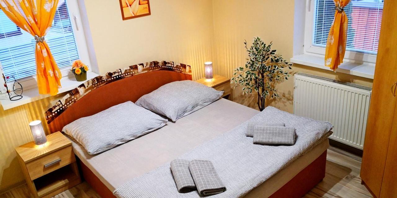 Chalupa Riviera A Apartmany Riviera - Liptov Besenova 루좀베로크 외부 사진